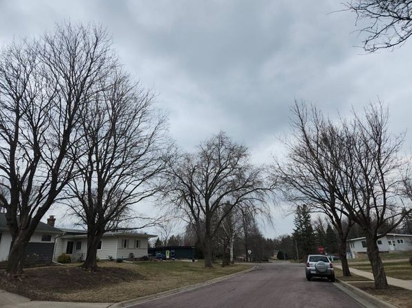 813 Carlton Ave, Faribault, MN 55021