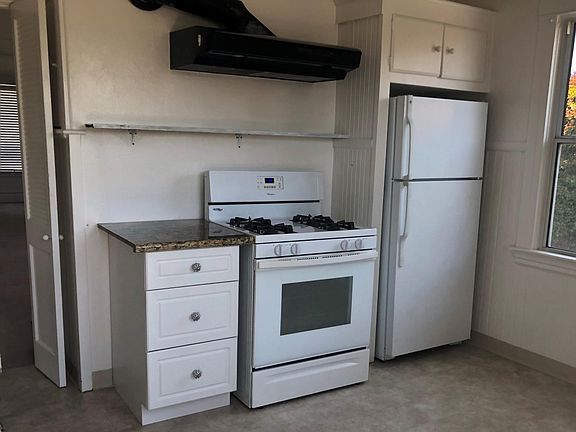 3rd image of 151 Van Ness Ave #A