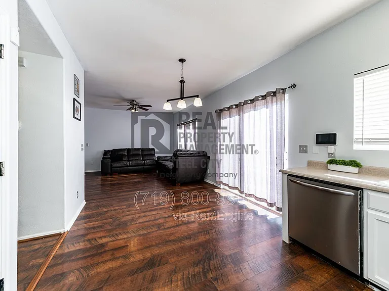 2214 Cowhand Pl — Photo 18