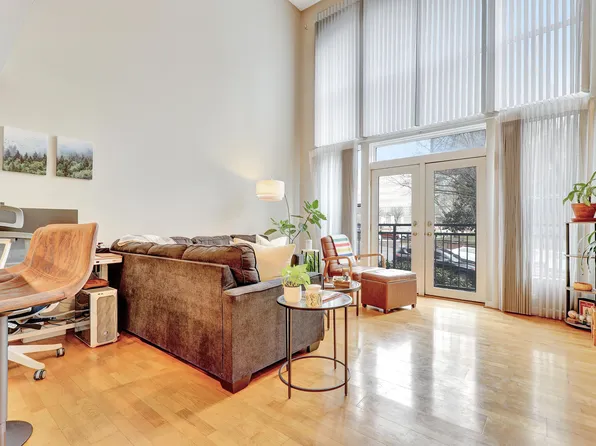 200 S Dawson St APT 103, Raleigh, NC 27601