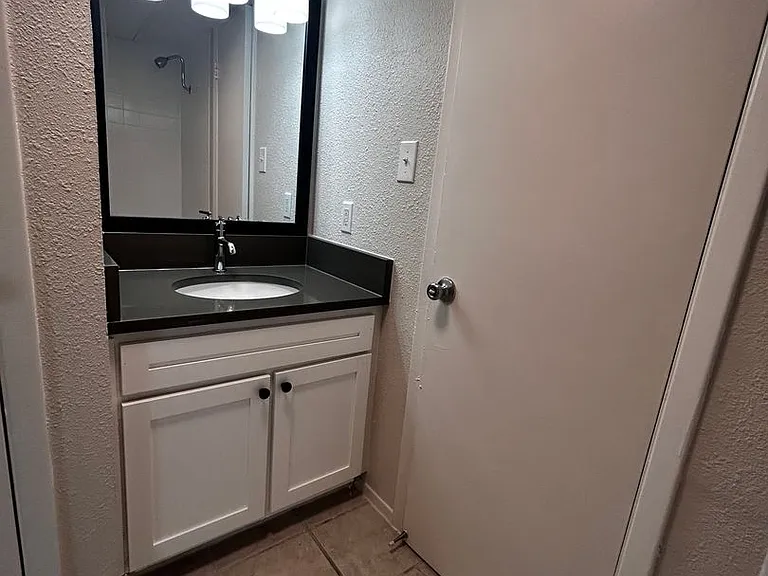 Oak Park Apartments — Photo 62