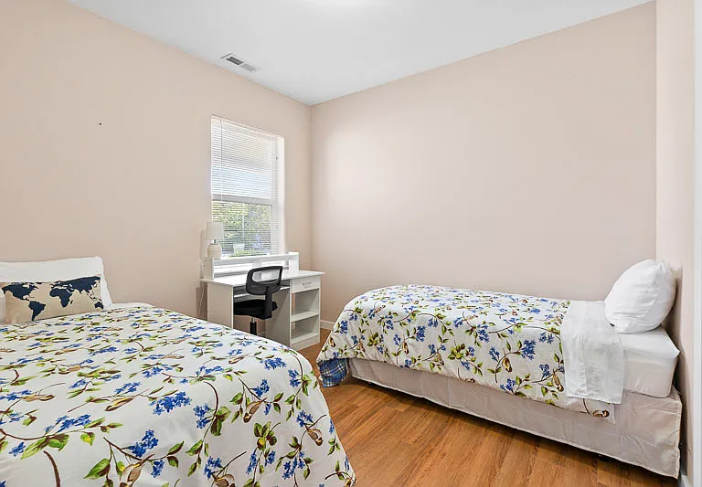 3928 Bentley Dr NE — Photo 17