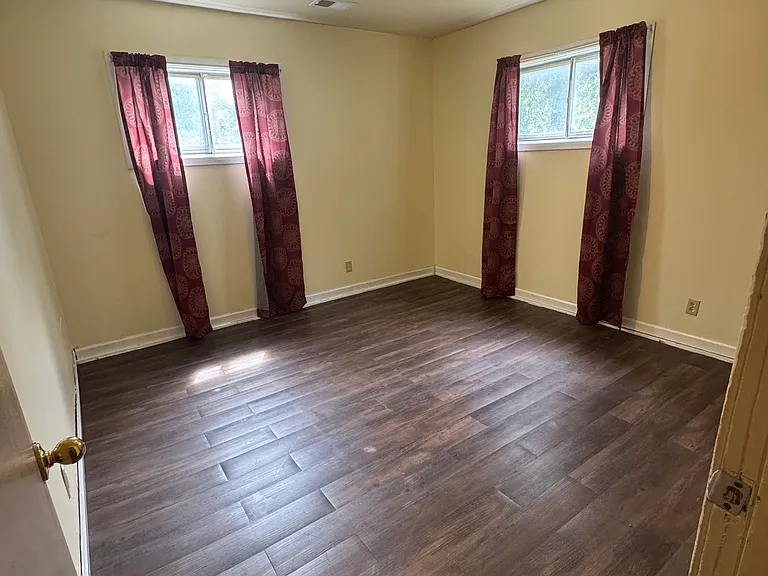 621 S Bleckley Dr — Photo 5