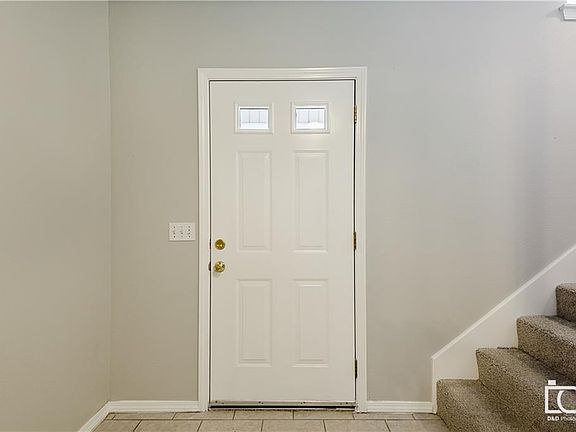 5th image of 898 W Peachtree Dr