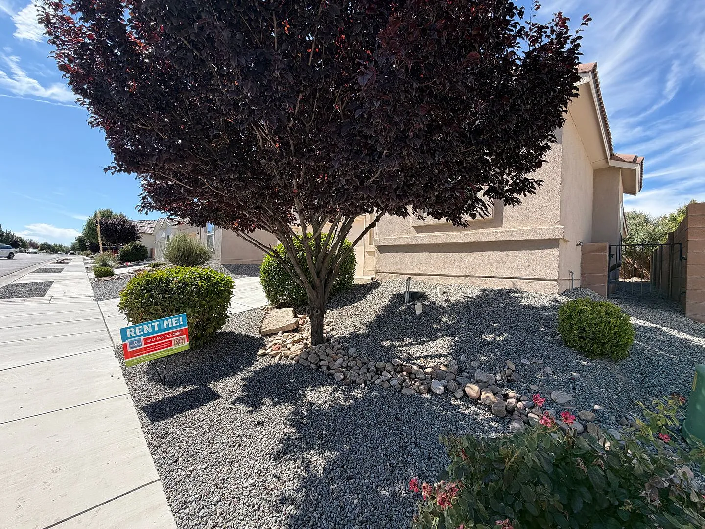 3 Bedroom Single Story Home Available Near Unser Blvd NW & Paradise Blvd NW! — Photo 2