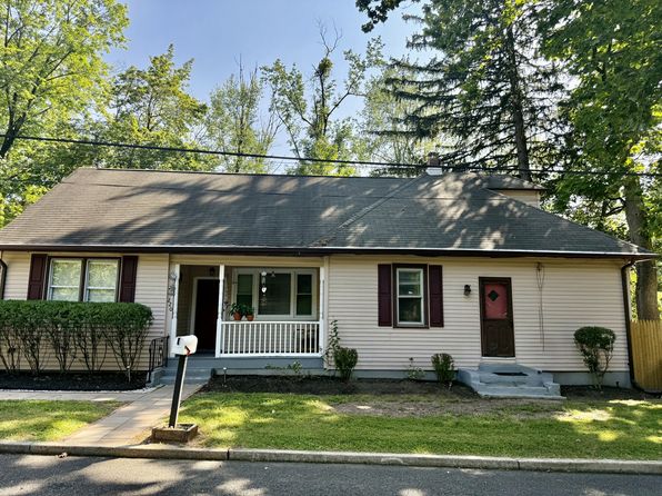 220 Johnson Ave