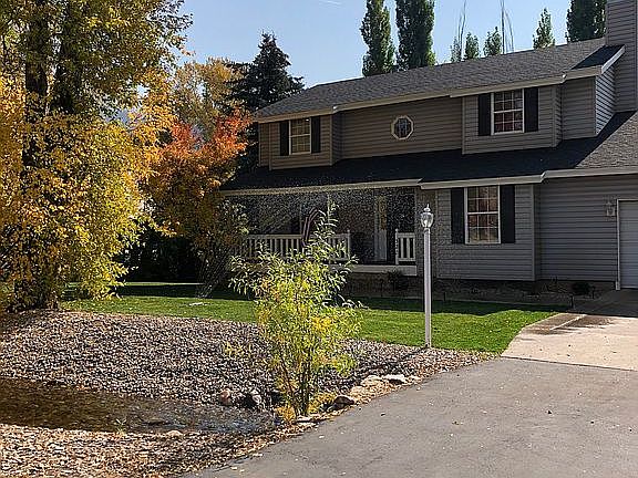 2nd image of 320 E 1st Ave