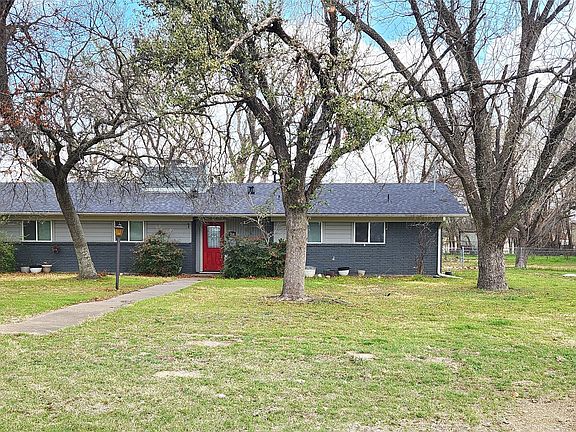 2nd image of 204 Ranch House Rd