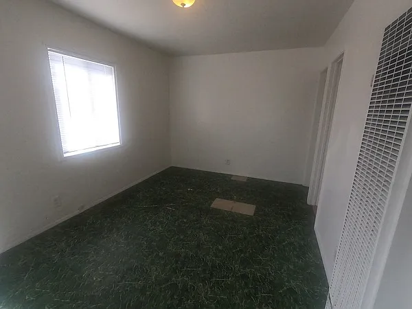 160 W San Ysidro Blvd #4 — Photo 9