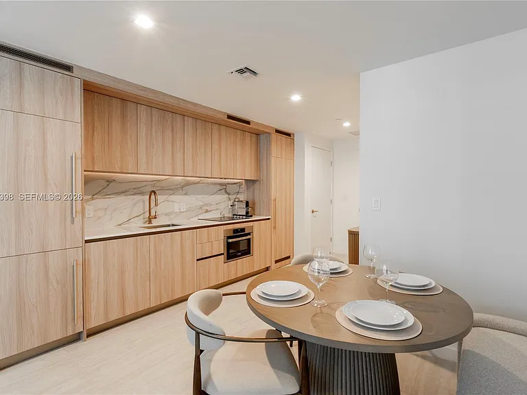 77 SE 5th St #1910 — Photo 4