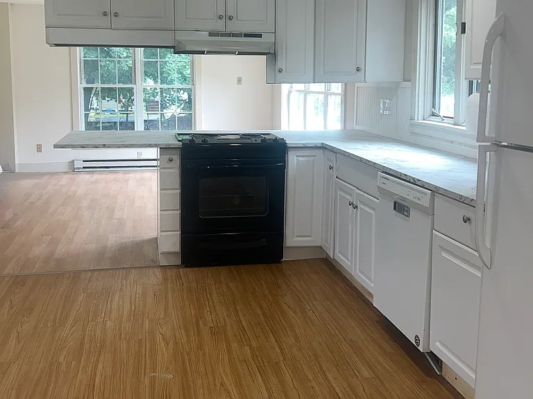 59 Front St — Photo 3