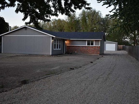 2nd image of 118 S Highland Dr