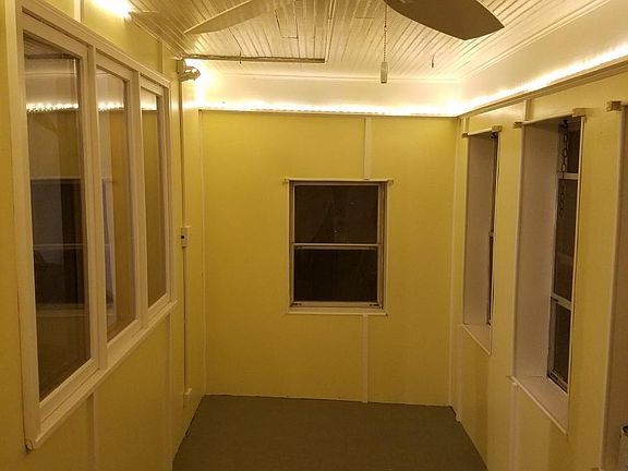 4th image of 215 W Lakeview St