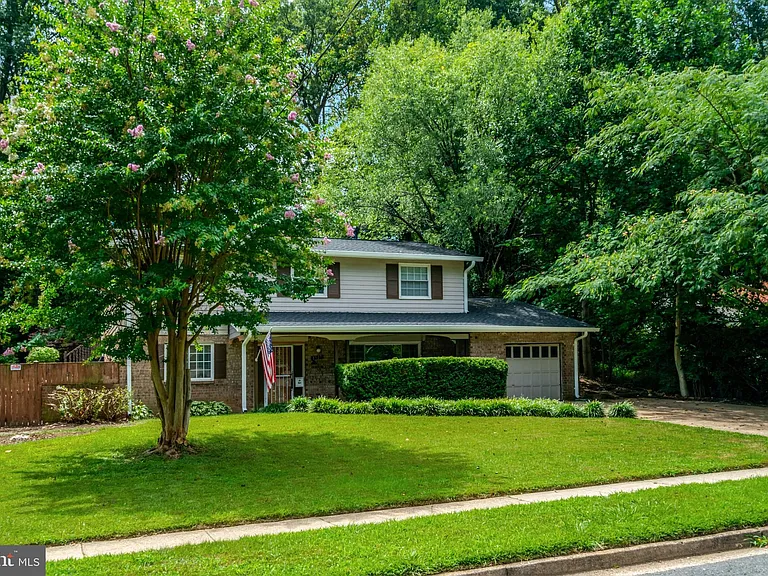 8527 Parliament Dr — Photo 37