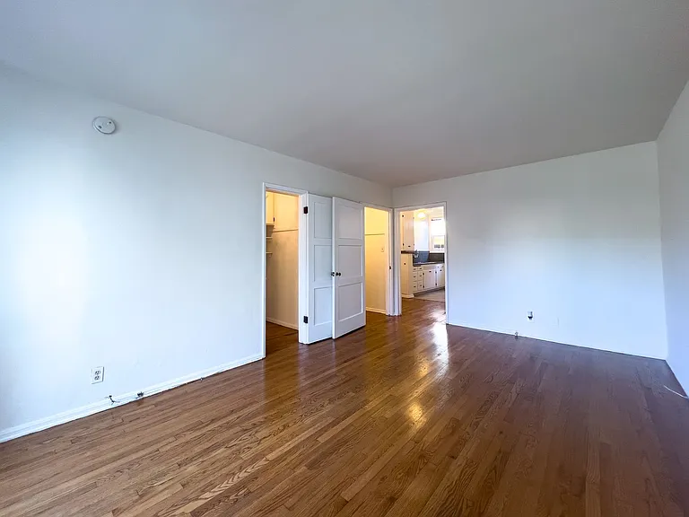4635 Finley Ave — Photo 3
