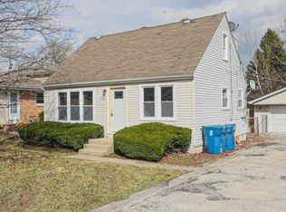 9729 S 81st Ave, Palos Hills, IL 60465