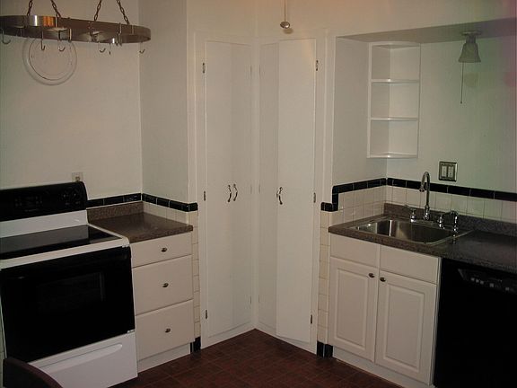 5th image of 1415 Prather Ave