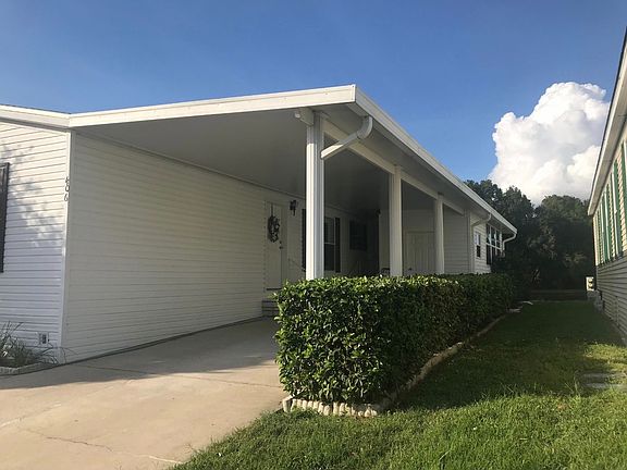 2nd image of 406 Merit Oak Dr