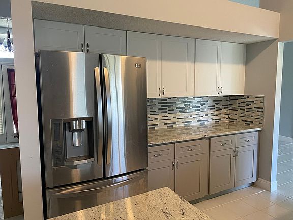 4th image of 4782 Hamlets Grove Dr