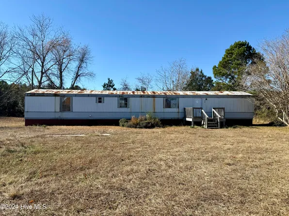 468 W Willis Landing Road, Hubert, NC 28539