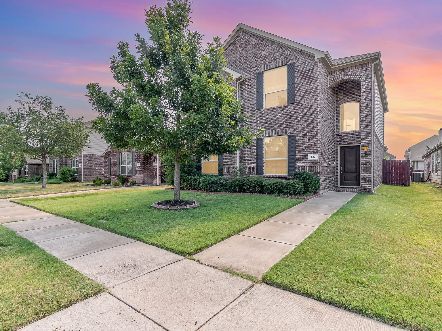 Beautiful 3-Bedroom Home in Aubrey — Photo 2