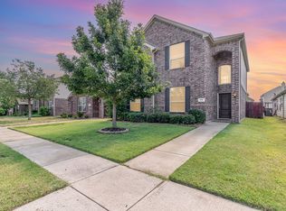 613 Wounded Knee Dr, Crossroads, TX 76227