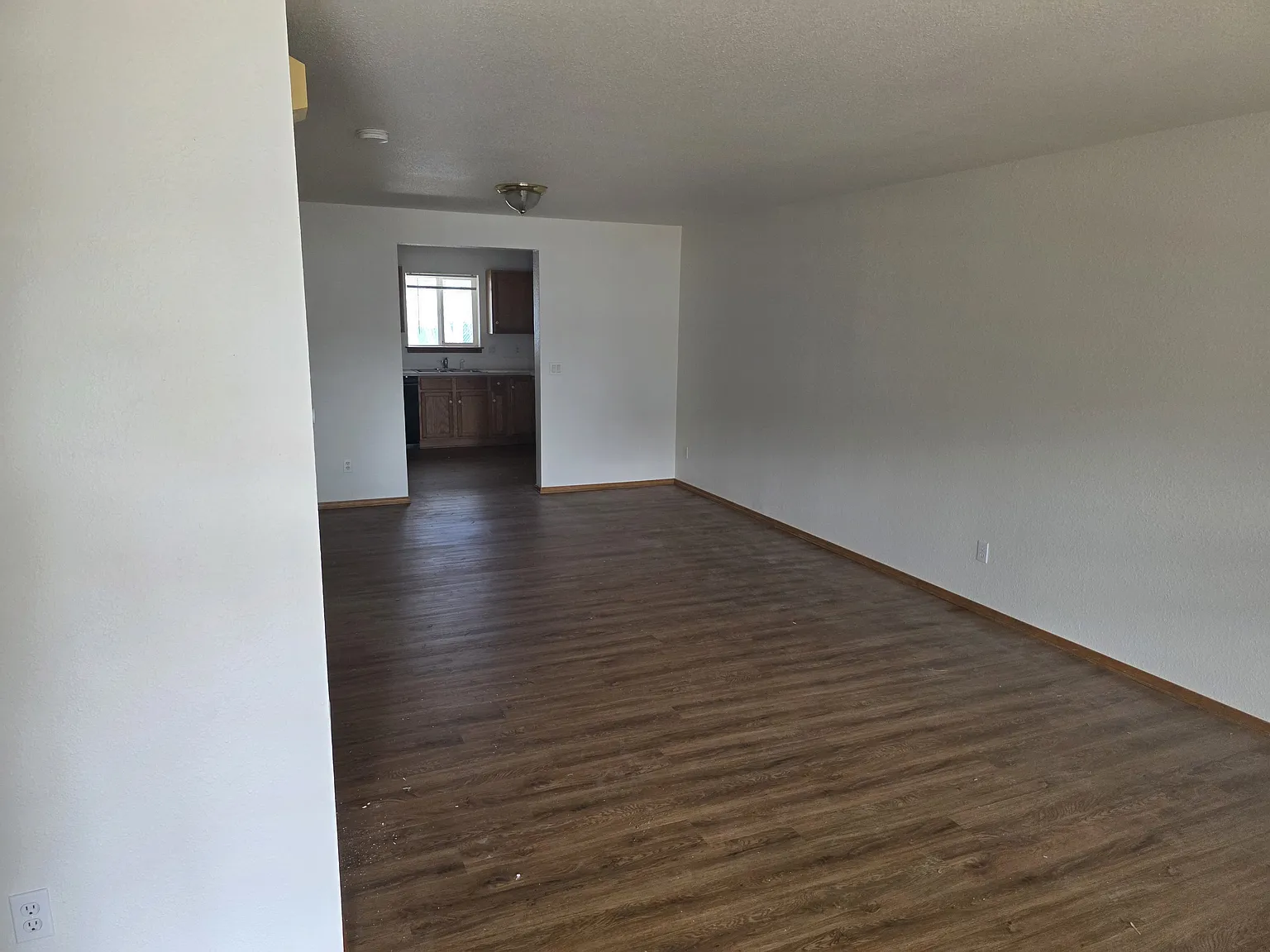 2 bed, 1350 sqft, $1,550 — Photo 2