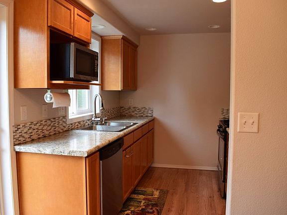 5th image of 2920 77th Dr NE