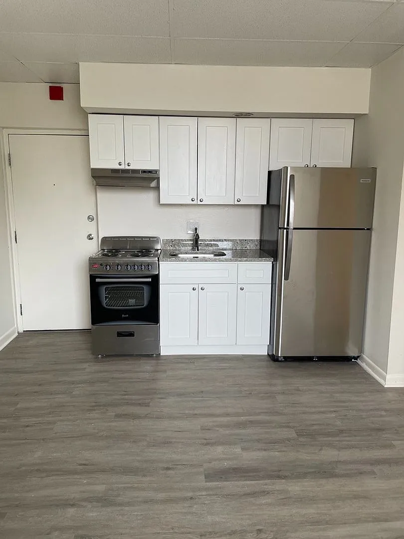 Morris Apartments — Photo 2