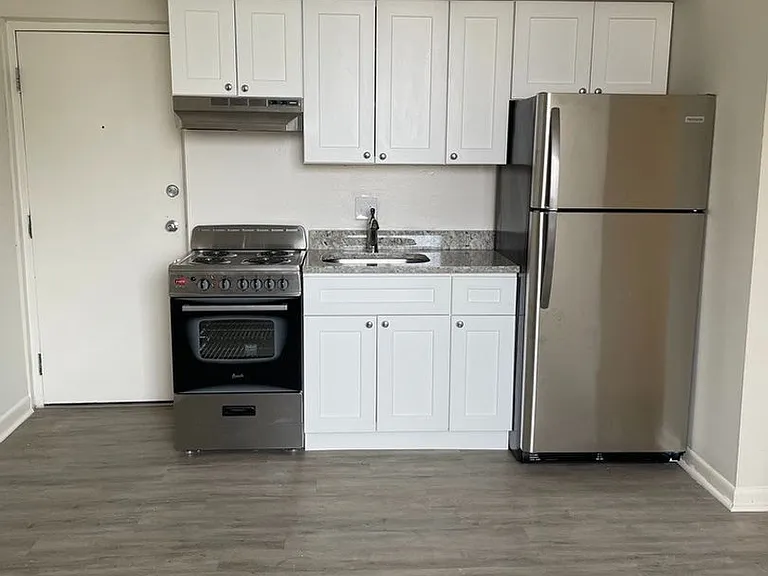 Morris Apartments — Photo 2