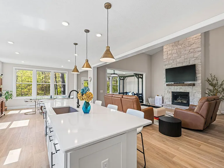 233 Lake Balaton Dr — Photo 48
