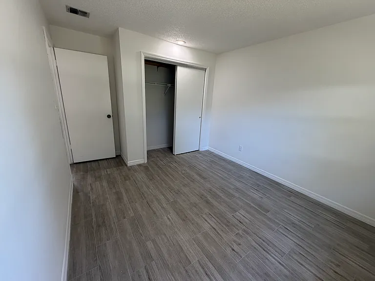 8042 Hook Cir — Photo 15