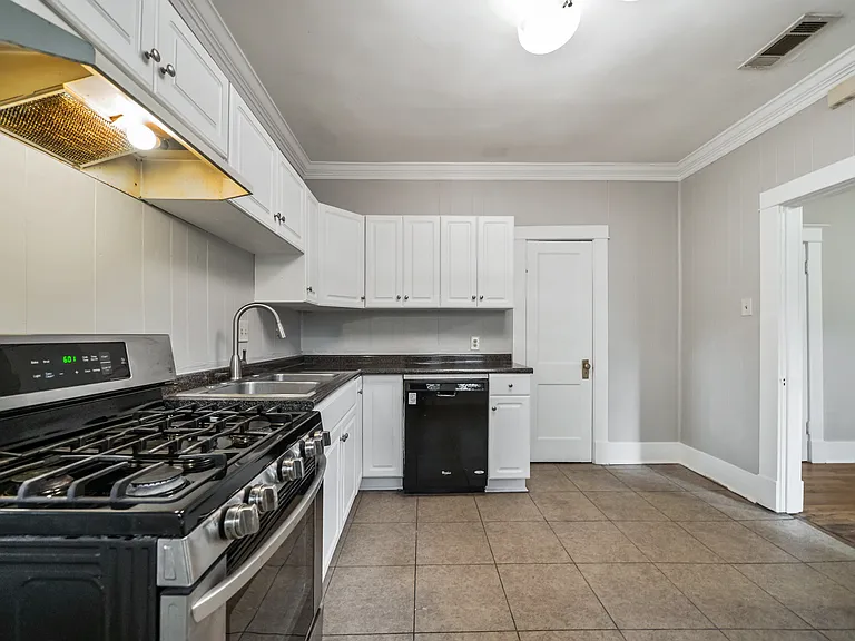 465 S Reese St — Photo 8