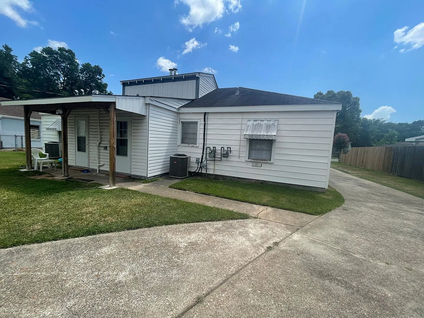 Make the call before it's gone! Clean and move in ready! — Photo 3