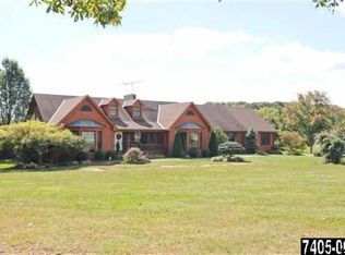 5109 Pine View Dr, Glen Rock, PA 17327