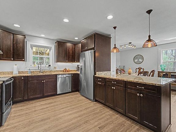 4th image of 409 Dellwood Rd