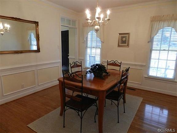 4th image of 11003 Seward Way