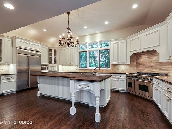 5th image of 355 Russett Ln