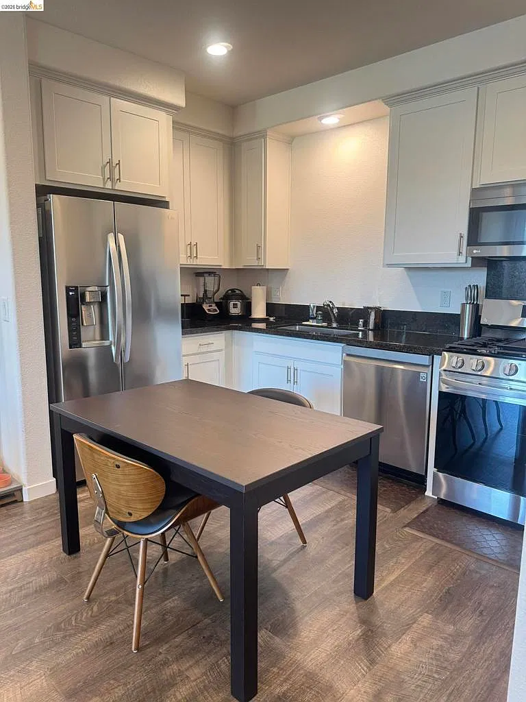 1 bed, 675 sqft, $1,990 — Photo 3