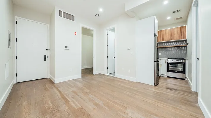 Rented by Nooklyn NYC LLC | media 46
