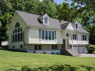 11 Oran Cir, Peabody, MA 01960