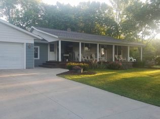 909 Kandiyohi Ave, Prinsburg, MN 56281