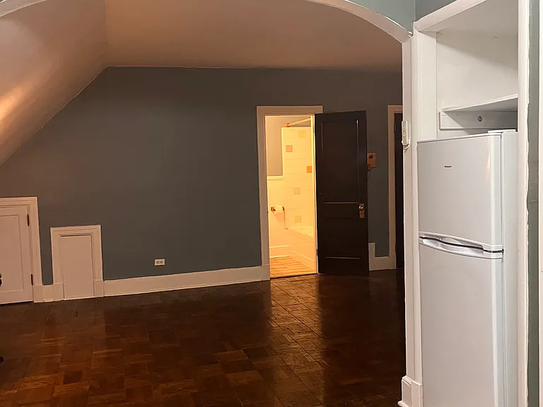 112 N Harrisburg St #6 — Photo 1