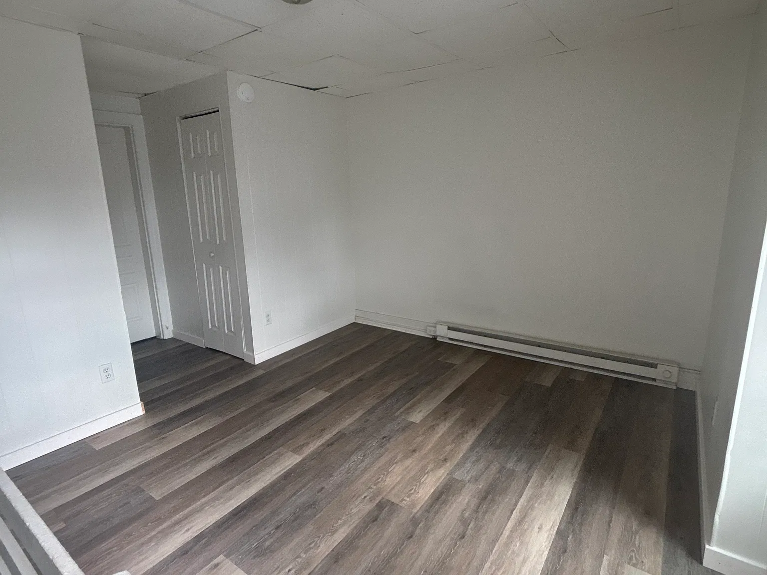 640-646 W Market St — Photo 3