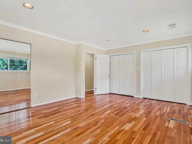 304 Patrick St SW — Photo 20