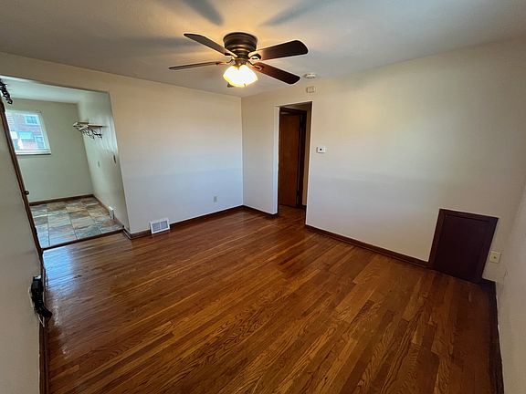 5th image of 140 Lacrosse St #C4
