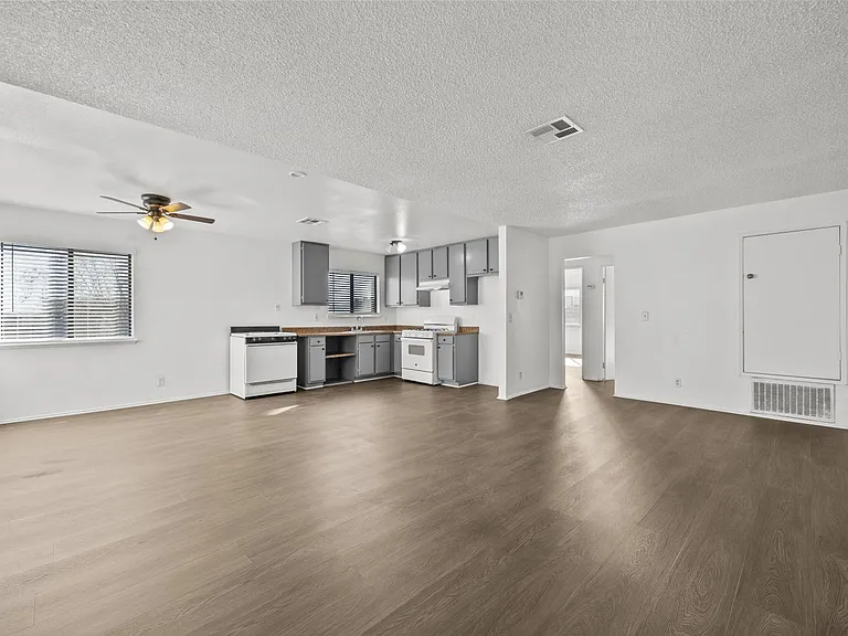 38501 Larkin Ave #4 — Photo 5