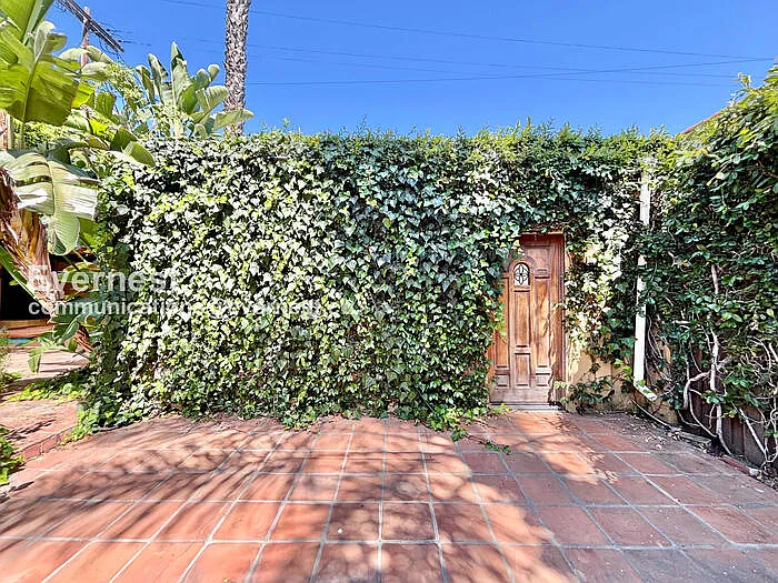 132 N Crescent Heights Blvd — Photo 32