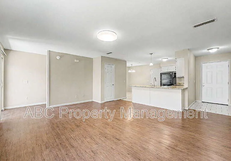 3033 W Mica St — Photo 8