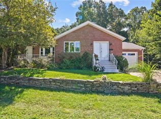 2 Manning St, North Providence, RI 02911